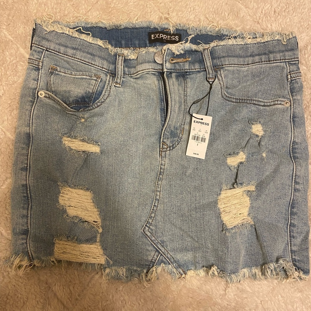 Express denim skirt. Size 8. New with rags